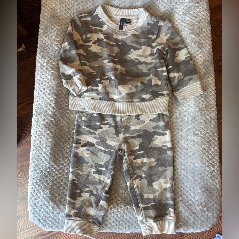 Janie & Jack Camouflage Toddler Sweatshirt and Pants Set